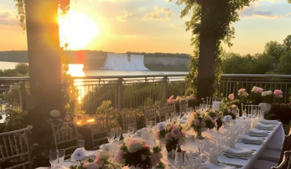 Tickets To This Four-Course Meal With A Candlelight Concert At Niagara Falls Are Almost Gone!